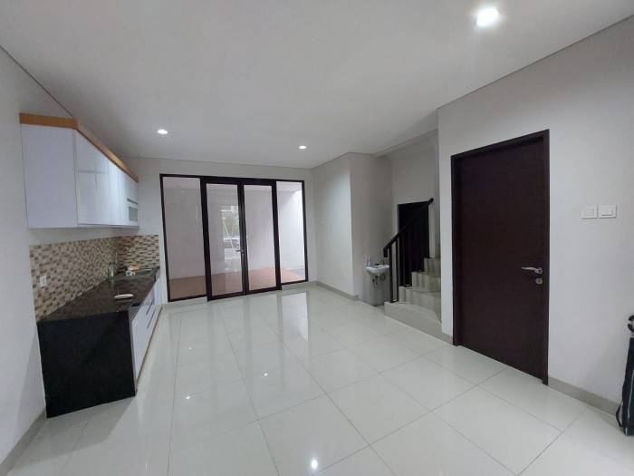 Rumah disewakan di cluster Cosmo Lippo Cikarang